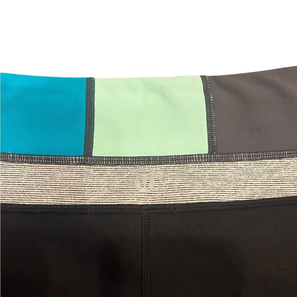 Lululemon Colorblock Women's Shorts Size 6 - Picture 5 of 6